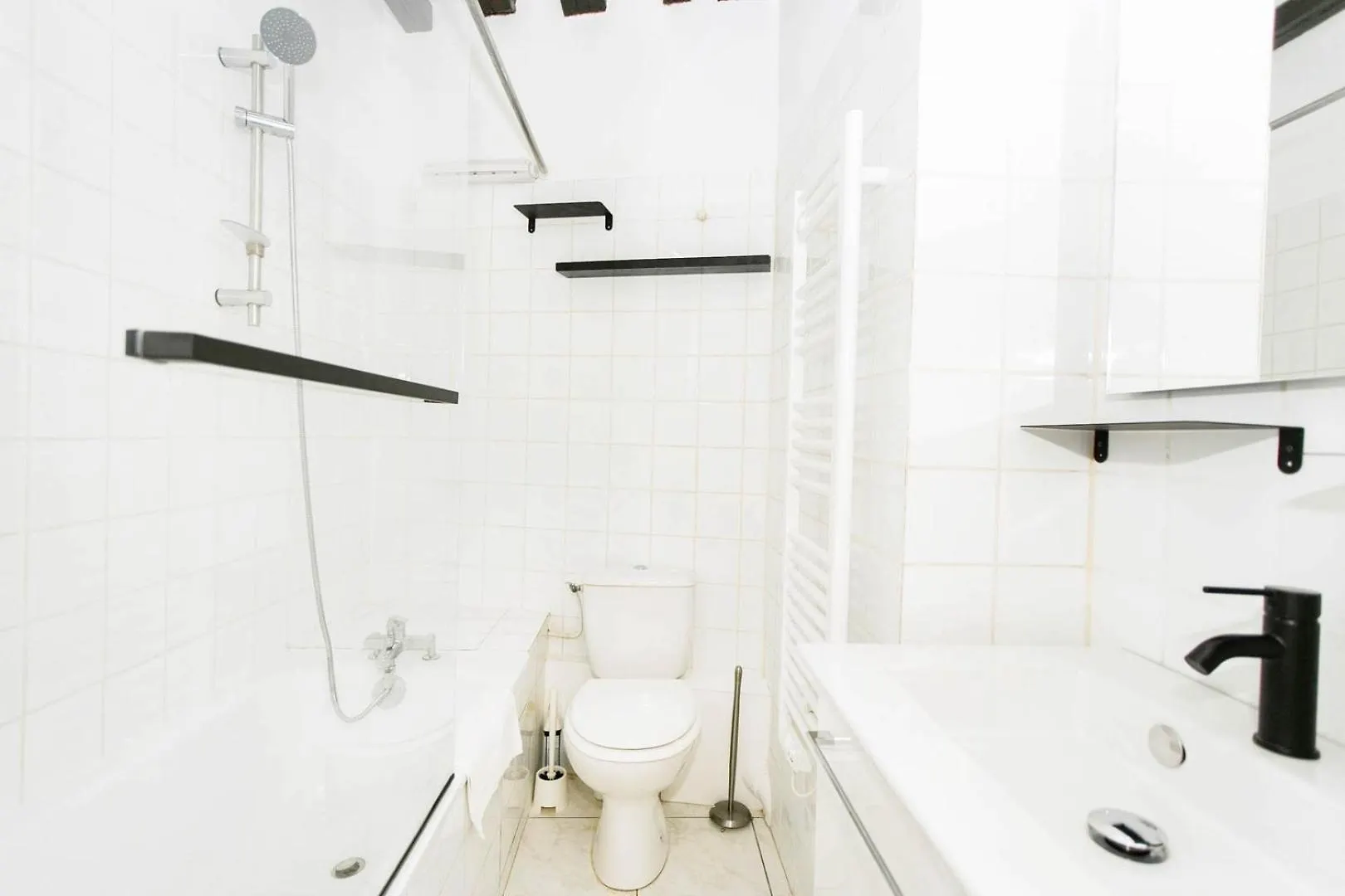 Bnbnook - Elegant 1Br Near Louvre And Palais Royal Paris France